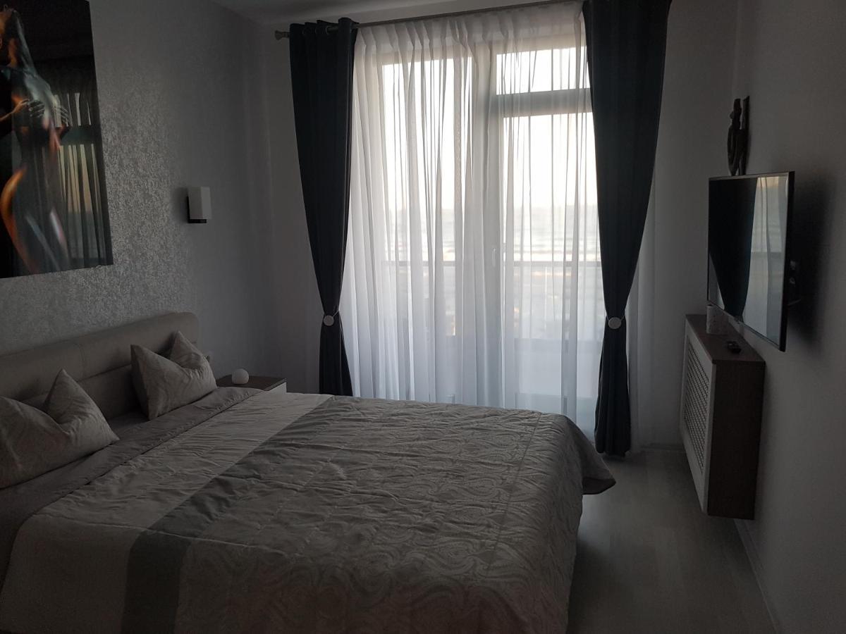 Panoramis Promenada-Larisa Apartment นาโวดาริ ภายนอก รูปภาพ