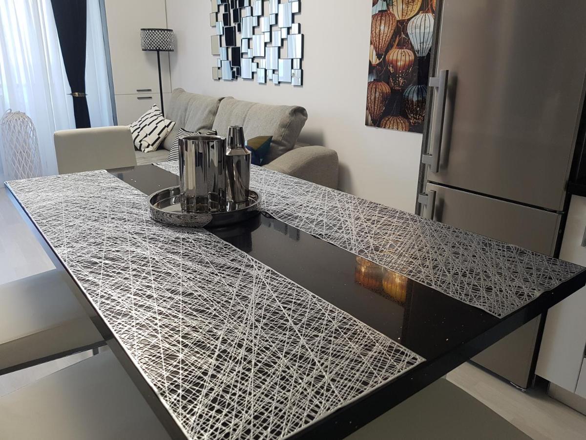 Panoramis Promenada-Larisa Apartment นาโวดาริ ภายนอก รูปภาพ