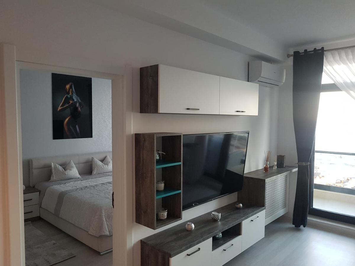 Panoramis Promenada-Larisa Apartment นาโวดาริ ภายนอก รูปภาพ